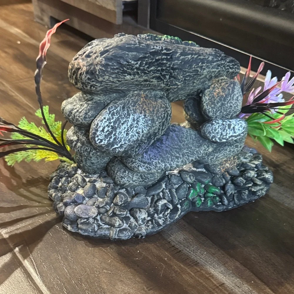 Decorative Aquarium Rock with Plants